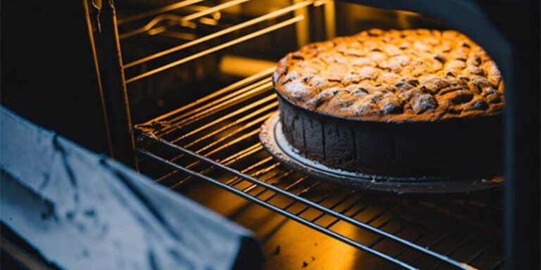 Baking-Techniques-for-Cake-in-OTG