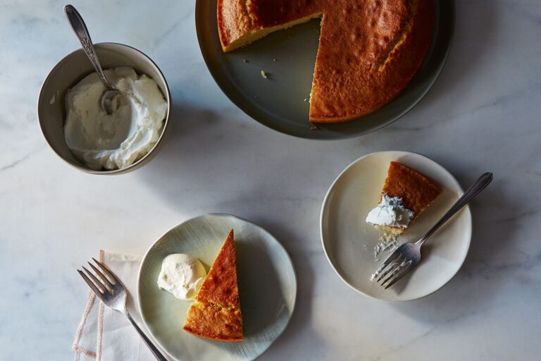 f752b4c7-3498-4d8f-aa81-5010a09af92d--2016-0202_easy-one-bowl-vanilla-cake-julia-gartland